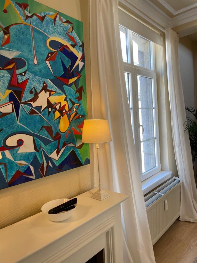Le 25, Duplex Elegant Au Coeur Du Pietonnier Historique Apartment Namur Luaran gambar
